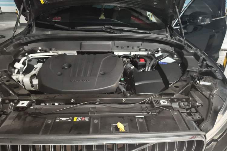 Used Volvo XC60 2023 B5 4x4 Smart Luxury Edition Engine Bay