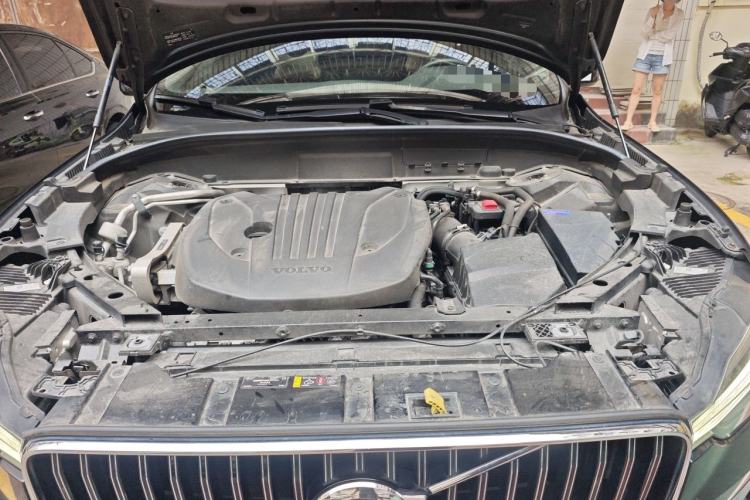 Used Volvo XC60 2023 B5 4x4 Smart Luxury Edition Engine Bay