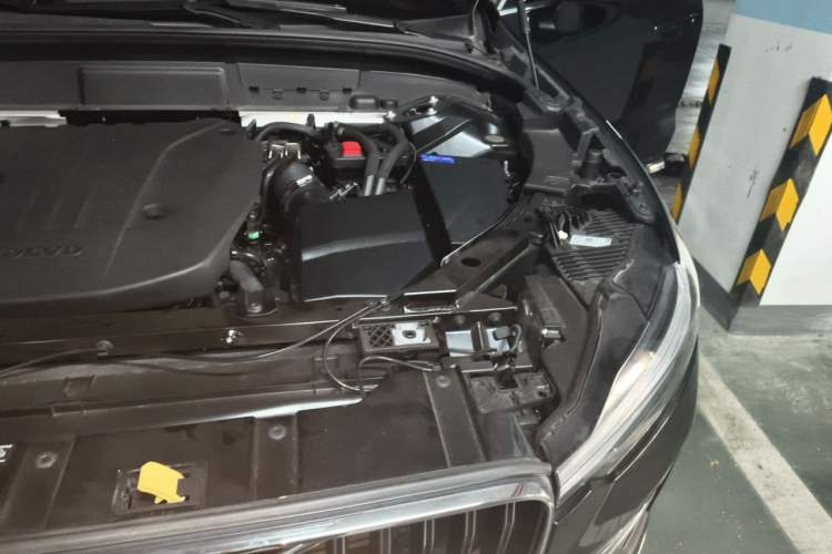Used Volvo XC60 2023 B5 4x4 Smart Luxury Edition Engine Bay Left