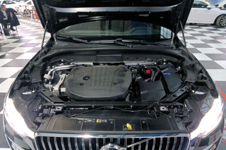 Used Volvo XC60 2023 B5 4x4 Smart Luxury Edition Engine Bay