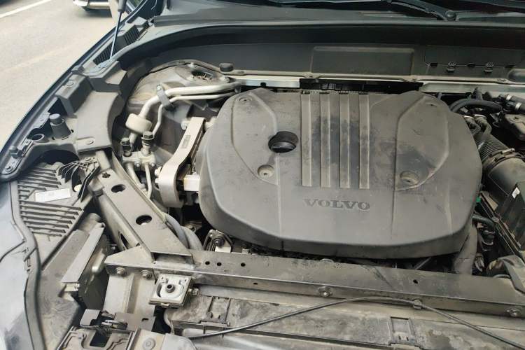 Used Volvo XC60 2023 B5 4x4 Smart Luxury Edition Engine Bay Right