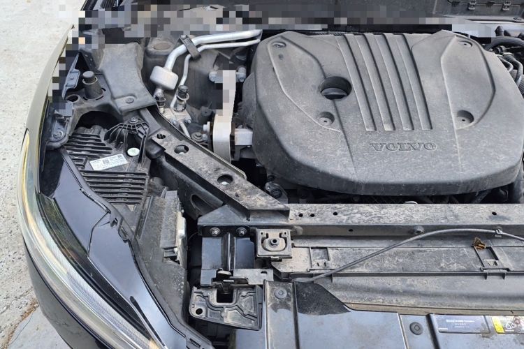 Used Volvo XC60 2023 B5 4x4 Smart Luxury Edition Engine Bay Right