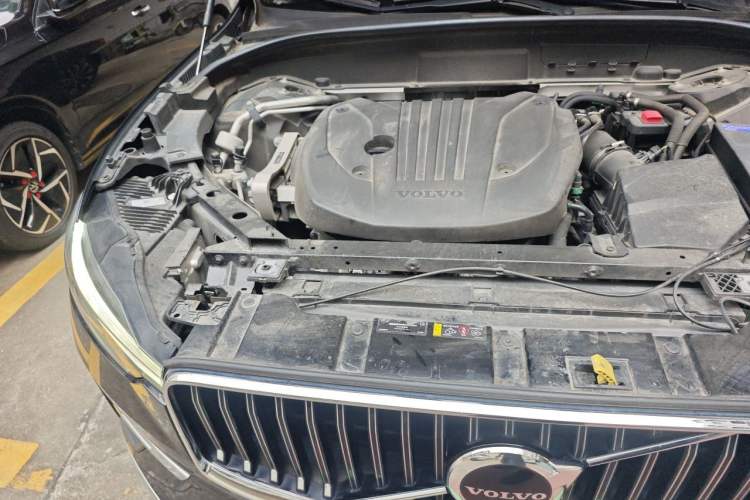 Used Volvo XC60 2023 B5 4x4 Smart Luxury Edition Engine Bay Right