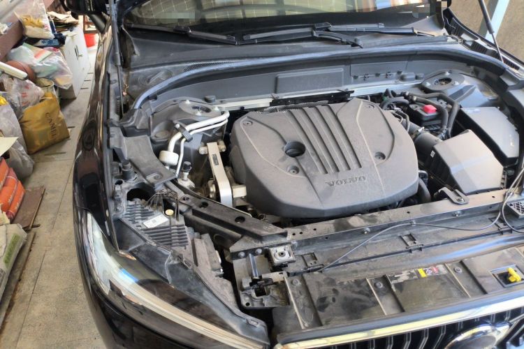 Used Volvo XC60 2023 B5 4x4 Smart Luxury Edition Engine Bay Right