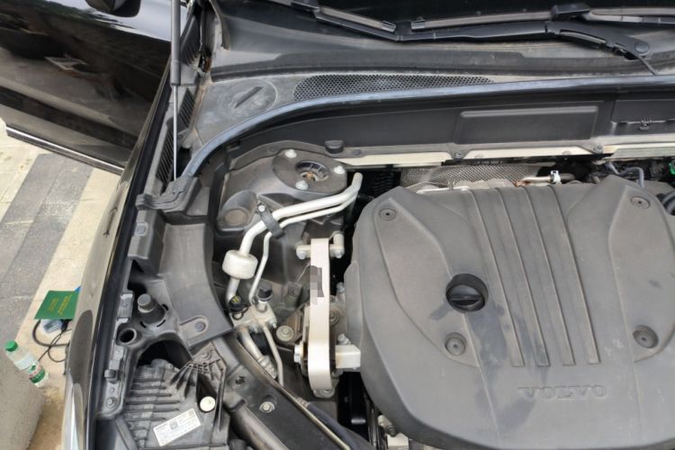 Used Volvo XC60 2023 B5 4x4 Smart Luxury Edition Engine Bay Right