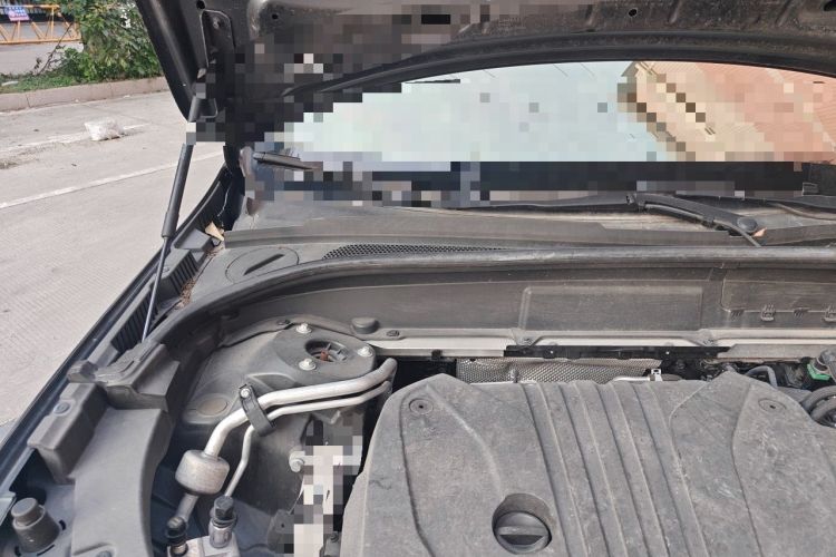 Used Volvo XC60 2023 B5 4x4 Smart Luxury Edition Engine Bay Right