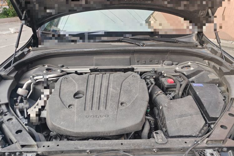 Used Volvo XC60 2023 B5 4x4 Smart Luxury Edition Engine Bay