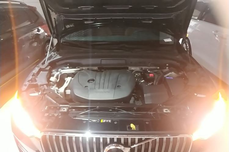 Used Volvo XC60 2023 B5 4x4 Smart Luxury Edition Engine Bay