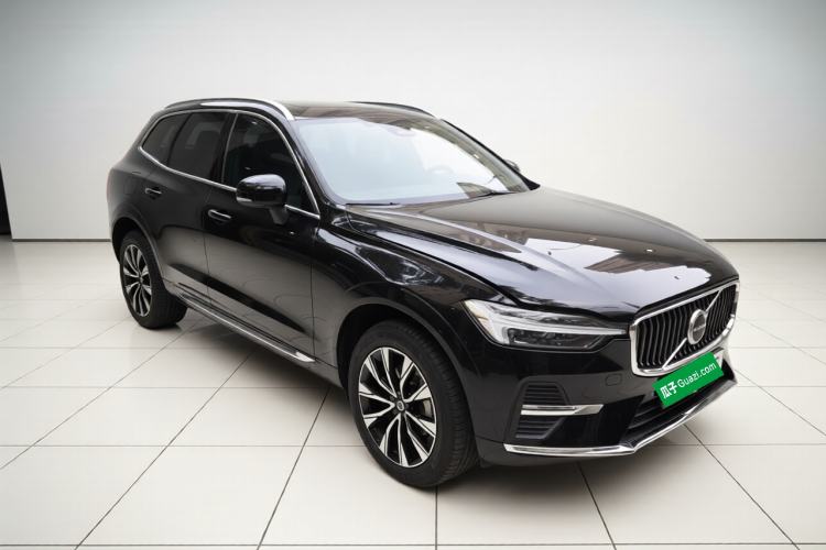 Used Volvo XC60 2023 B5 4x4 Smart Luxury Edition Exterior 2
