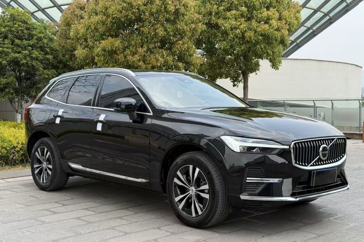 Used Volvo XC60 2023 B5 4x4 Smart Luxury Edition Exterior 2