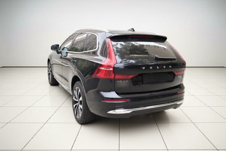 Used Volvo XC60 2023 B5 4x4 Smart Luxury Edition Exterior 3