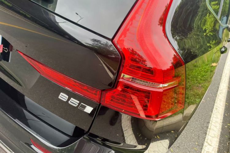 Used Volvo XC60 2023 B5 4x4 Smart Luxury Edition Exterior 3