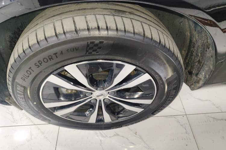 Used Volvo XC60 2023 B5 4x4 Smart Luxury Edition Exterior 4