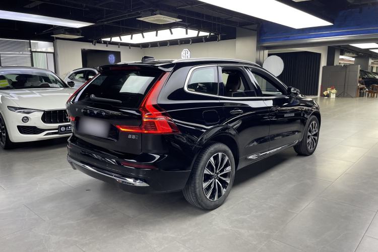 Used Volvo XC60 2023 B5 4x4 Smart Luxury Edition Exterior 5