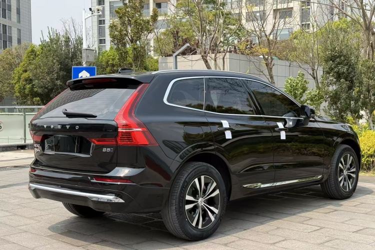 Used Volvo XC60 2023 B5 4x4 Smart Luxury Edition Exterior 6