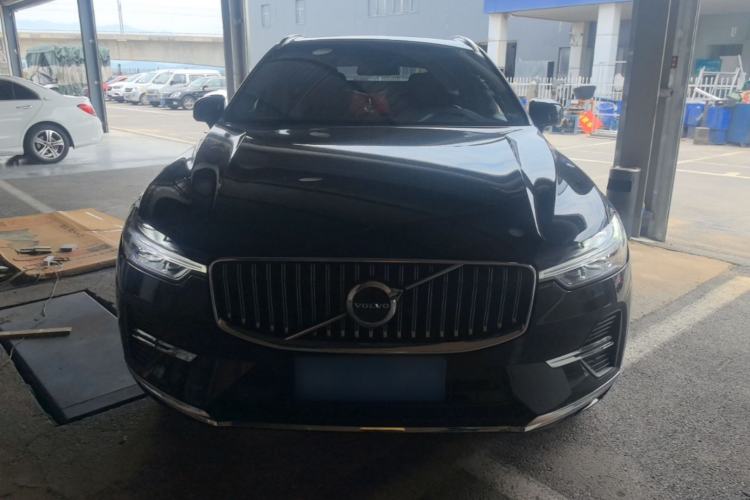 Used Volvo XC60 2023 B5 4x4 Smart Luxury Edition Front