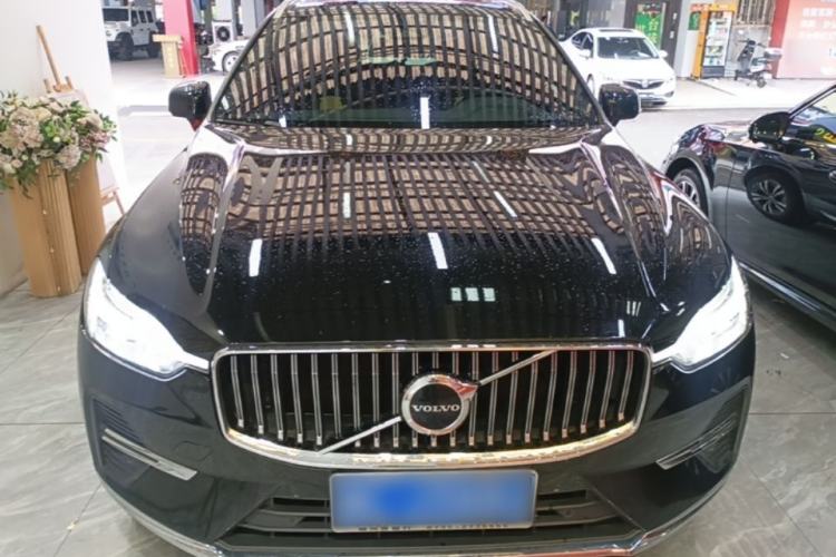 Used Volvo XC60 2023 B5 4x4 Smart Luxury Edition Front
