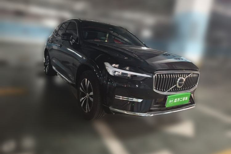 Used Volvo XC60 2023 B5 4x4 Smart Luxury Edition Front Right 45 Deg