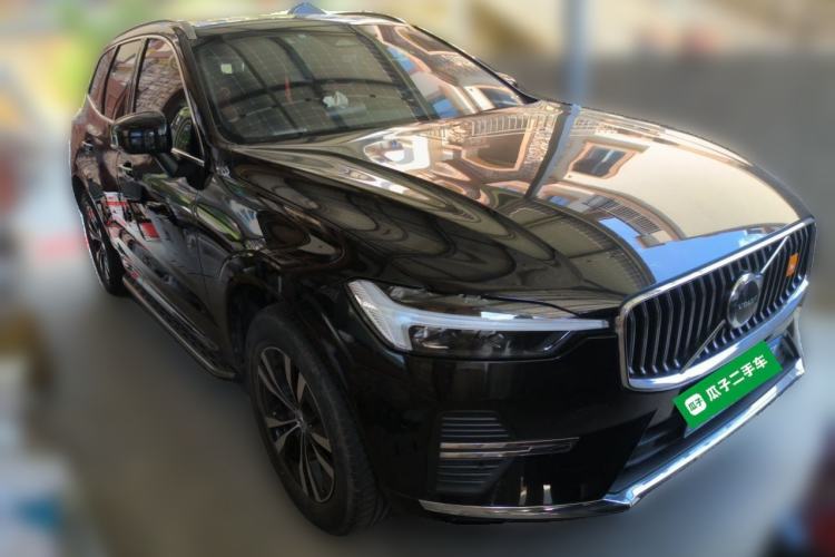 Used Volvo XC60 2023 B5 4x4 Smart Luxury Edition Front Right 45 Deg