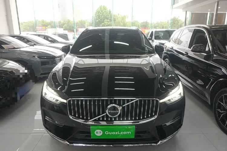 Used Volvo XC60 2023 B5 4x4 Smart Luxury Edition Front
