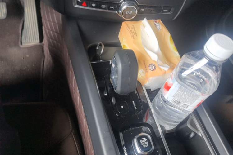 Used Volvo XC60 2023 B5 4x4 Smart Luxury Edition Gear Lever