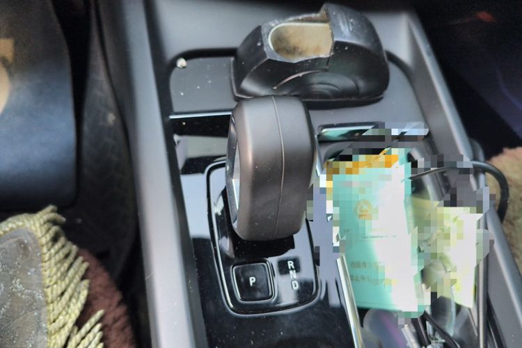 Used Volvo XC60 2023 B5 4x4 Smart Luxury Edition Gear Lever