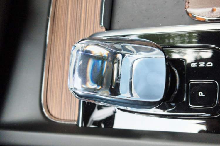Used Volvo XC60 2023 B5 4x4 Smart Luxury Edition Gear Lever