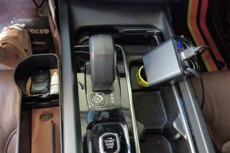 Used Volvo XC60 2023 B5 4x4 Smart Luxury Edition Gear Lever