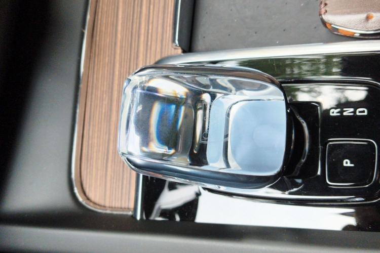Used Volvo XC60 2023 B5 4x4 Smart Luxury Edition Gear Lever