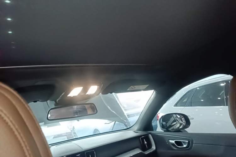 Used Volvo XC60 2023 B5 4x4 Smart Luxury Edition Headliner