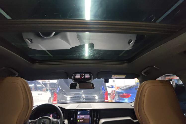 Used Volvo XC60 2023 B5 4x4 Smart Luxury Edition Headliner