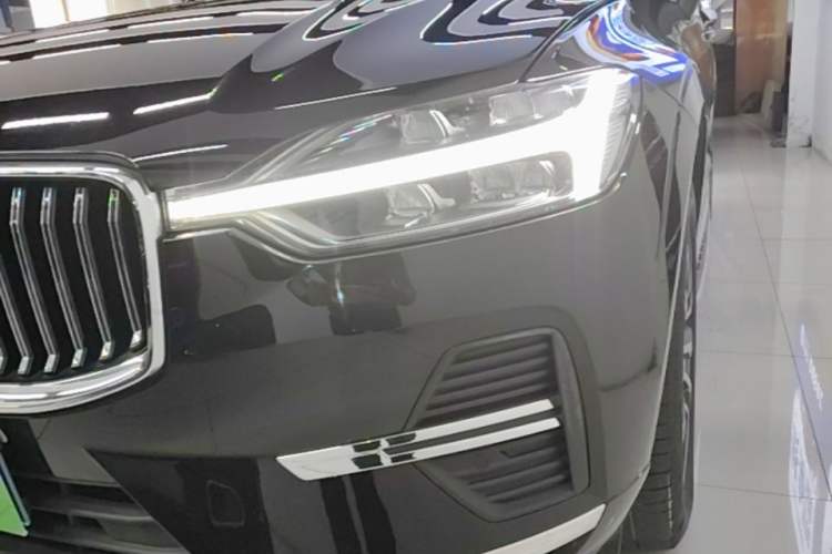 Used Volvo XC60 2023 B5 4x4 Smart Luxury Edition Left Front Headlight
