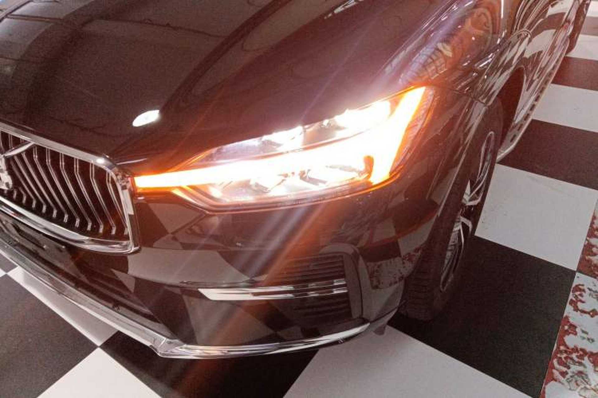 Used Volvo XC60 2023 B5 4x4 Smart Luxury Edition Left Front Headlight