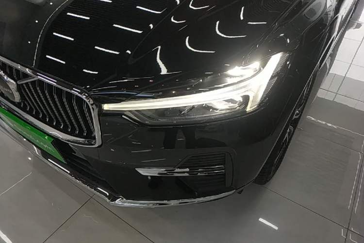 Used Volvo XC60 2023 B5 4x4 Smart Luxury Edition Left Front Headlight