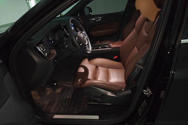 Used Volvo XC60 2023 B5 4x4 Smart Luxury Edition Left Front Seat