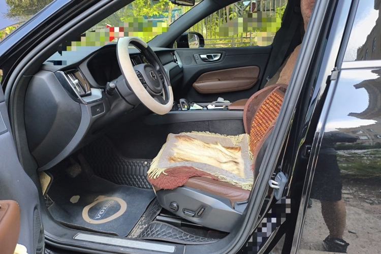 Used Volvo XC60 2023 B5 4x4 Smart Luxury Edition Left Front Seat