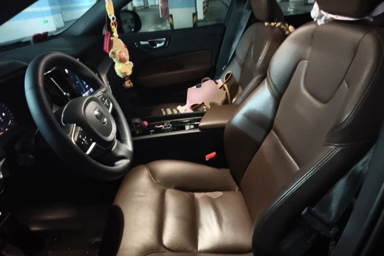 Used Volvo XC60 2023 B5 4x4 Smart Luxury Edition Left Front Seat
