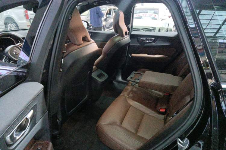 Used Volvo XC60 2023 B5 4x4 Smart Luxury Edition Left Rear Seat