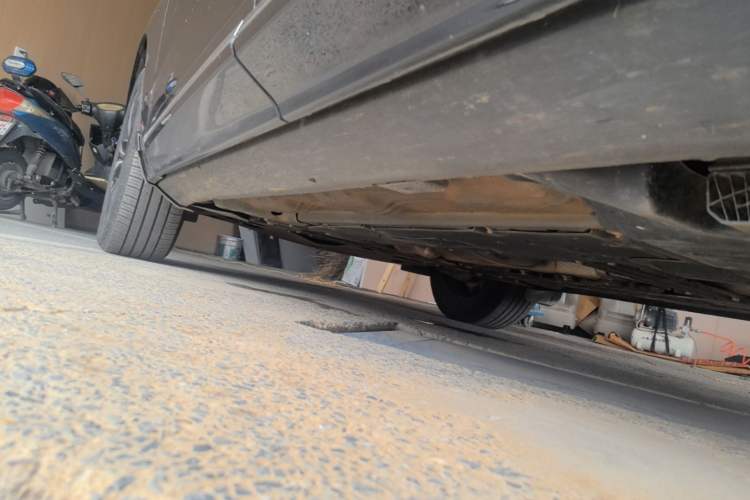 Used Volvo XC60 2023 B5 4x4 Smart Luxury Edition Left Side Sill