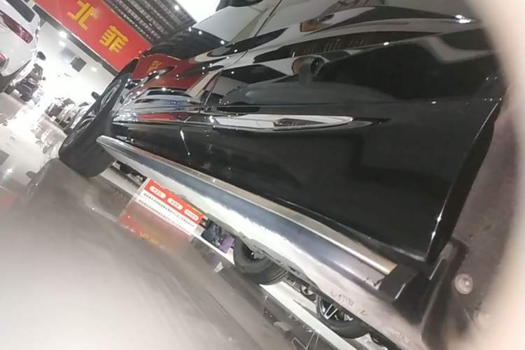 Used Volvo XC60 2023 B5 4x4 Smart Luxury Edition Left Side Sill