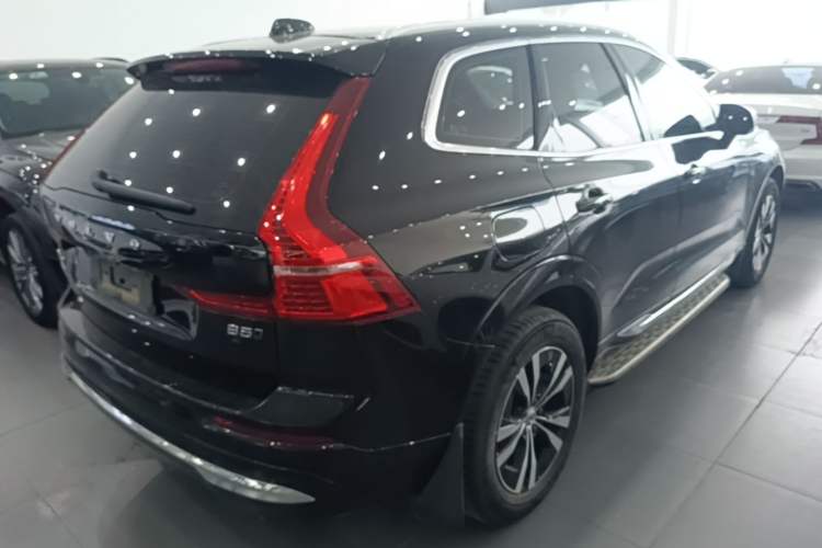 Used Volvo XC60 2023 B5 4x4 Smart Luxury Edition Rear Right 45 Deg