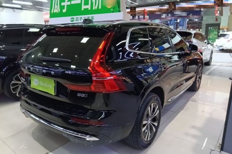 Used Volvo XC60 2023 B5 4x4 Smart Luxury Edition Rear Right 45 Deg