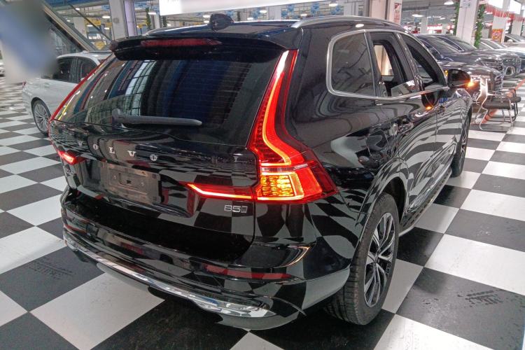 Used Volvo XC60 2023 B5 4x4 Smart Luxury Edition Rear Right 45 Deg