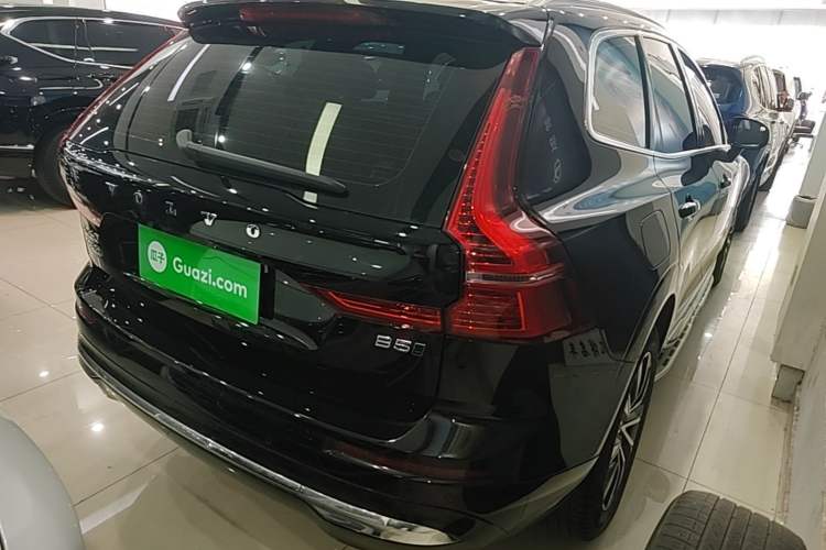 Used Volvo XC60 2023 B5 4x4 Smart Luxury Edition Rear Right 45 Deg