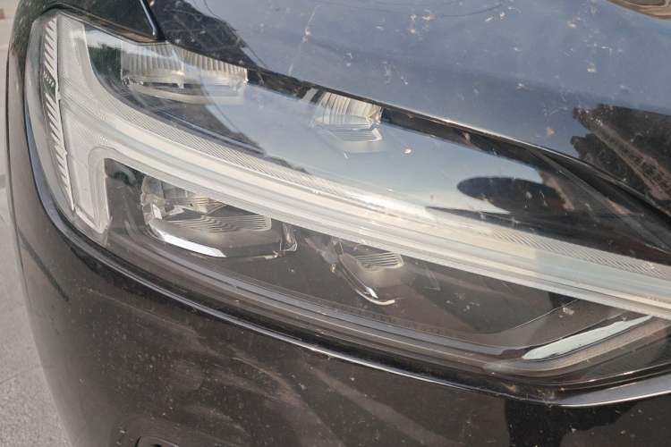 Used Volvo XC60 2023 B5 4x4 Smart Luxury Edition Right Front Headlight