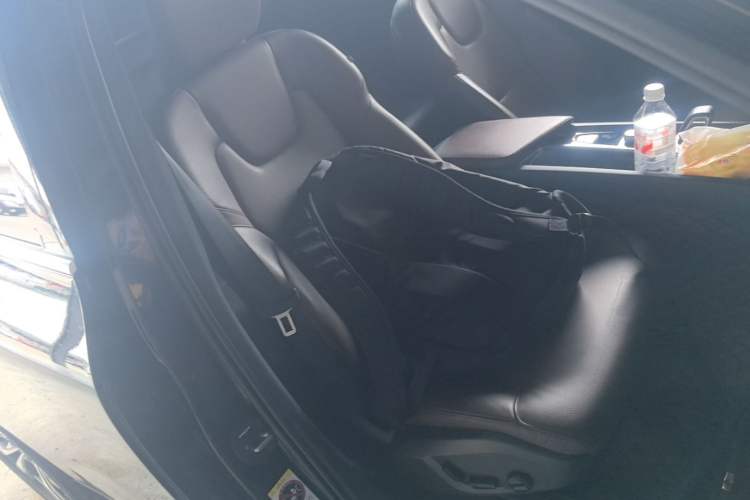 Used Volvo XC60 2023 B5 4x4 Smart Luxury Edition Right Front Seat