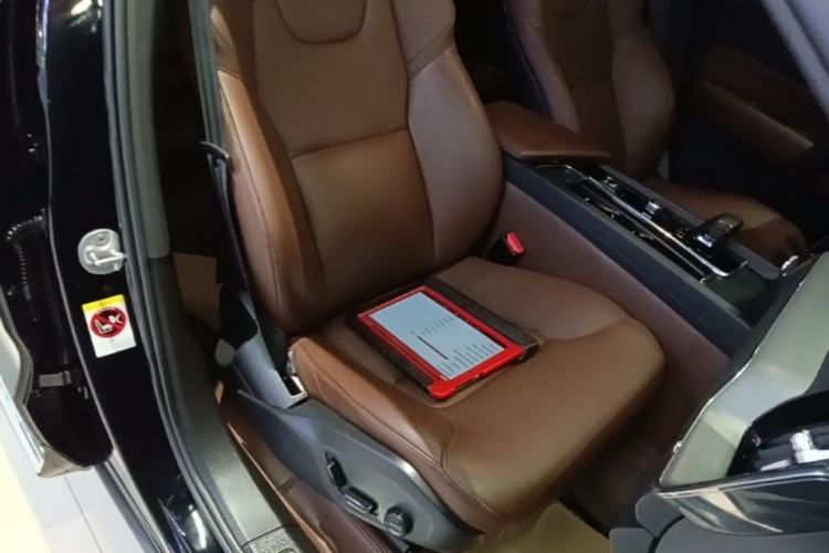 Used Volvo XC60 2023 B5 4x4 Smart Luxury Edition Right Front Seat
