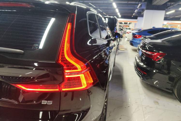 Used Volvo XC60 2023 B5 4x4 Smart Luxury Edition Right Rear Taillight