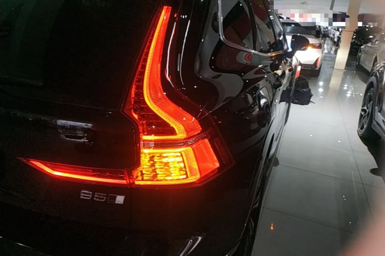 Used Volvo XC60 2023 B5 4x4 Smart Luxury Edition Right Rear Taillight