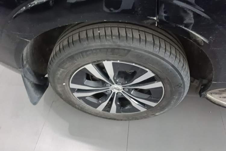 Used Volvo XC60 2023 B5 4x4 Smart Luxury Edition Right Rear Wheel Hub